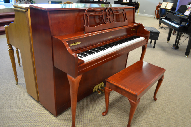 2004 Yamaha Queen Anne console, dark cherry - Upright - Console Pianos